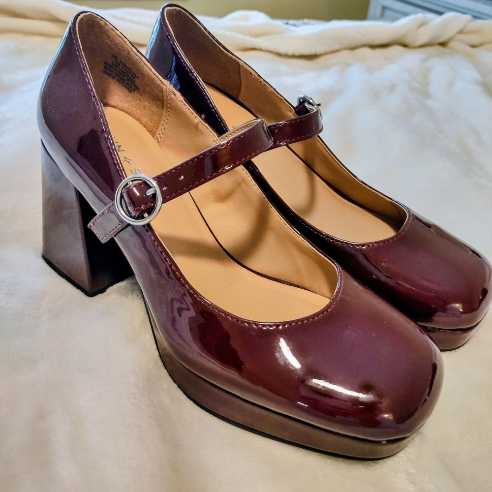 Burgendy Platform Mary Janes Size 7 Never Worn